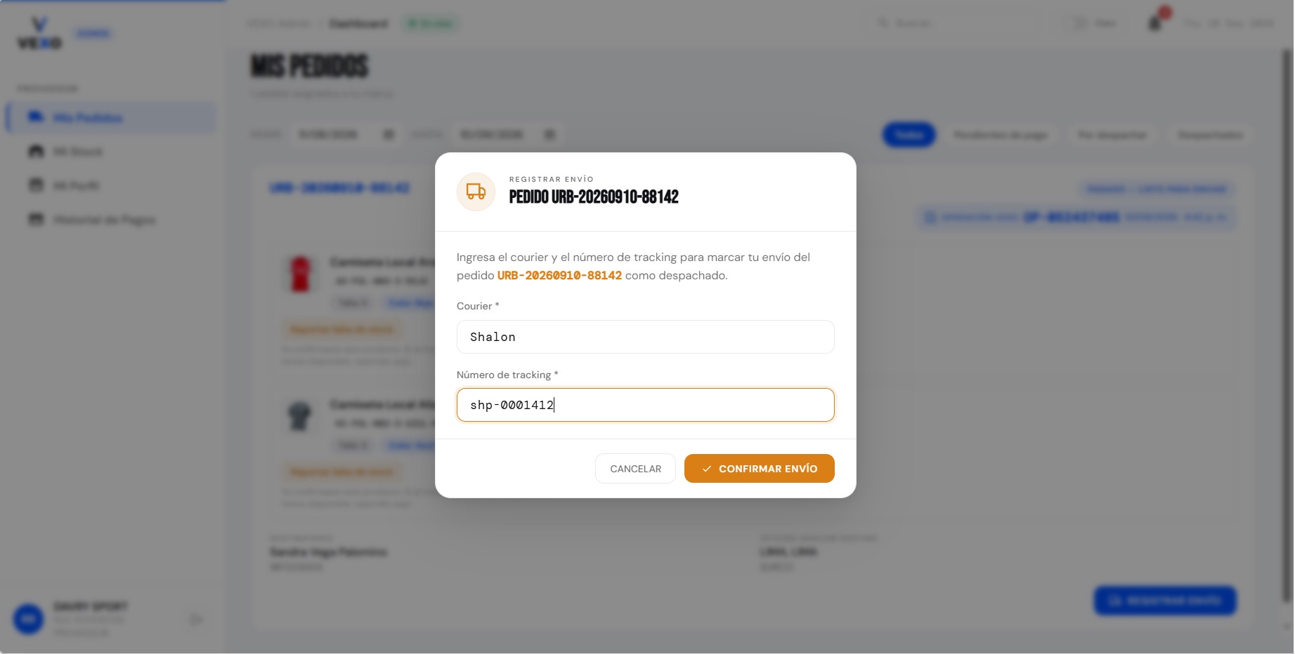 Registras courier y número de tracking